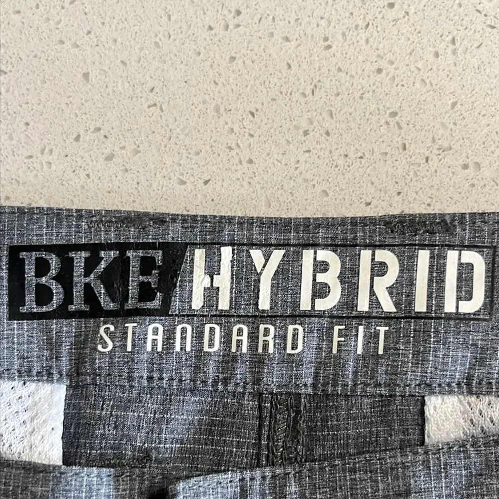 BKE Hybrid Gray Flat Front Standard Fit Shorts Lightweight Design Size 33/10